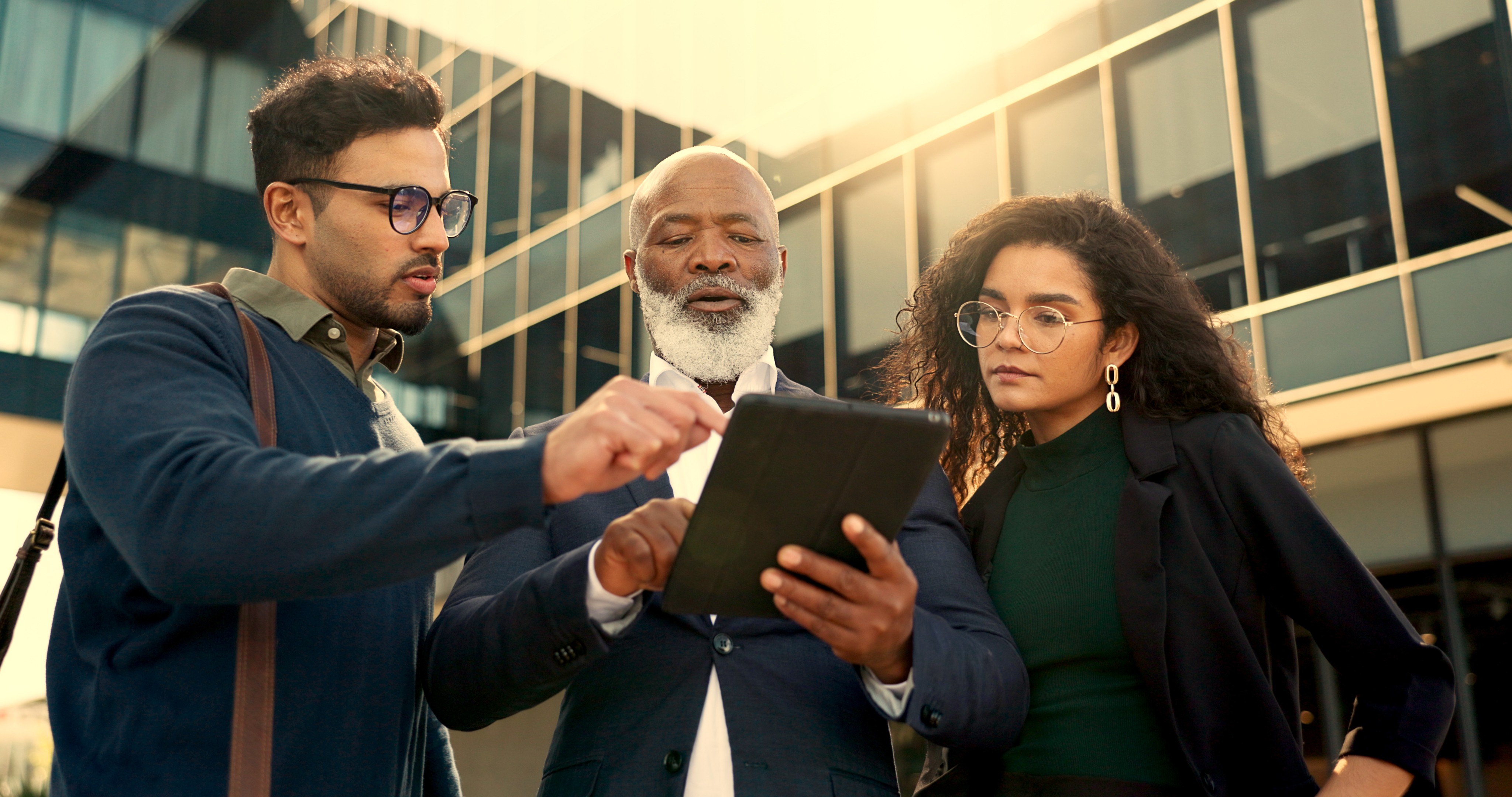 People reviewing the DOLs fiduciary ruling 2025 